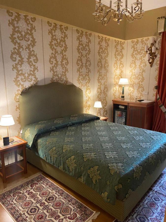 Double Room,1371557633:JPEG